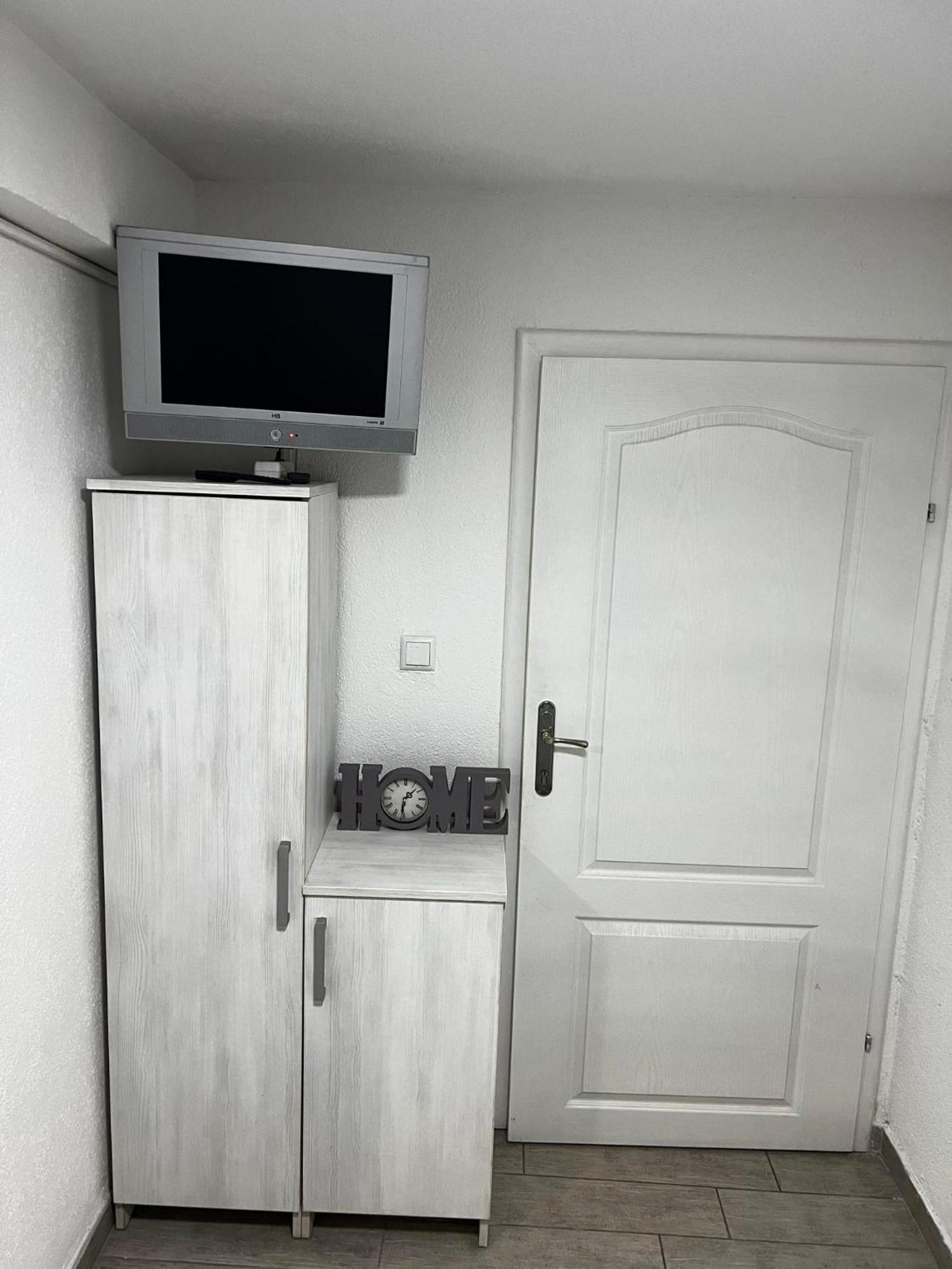 Hostel トゥズラ エクステリア 写真