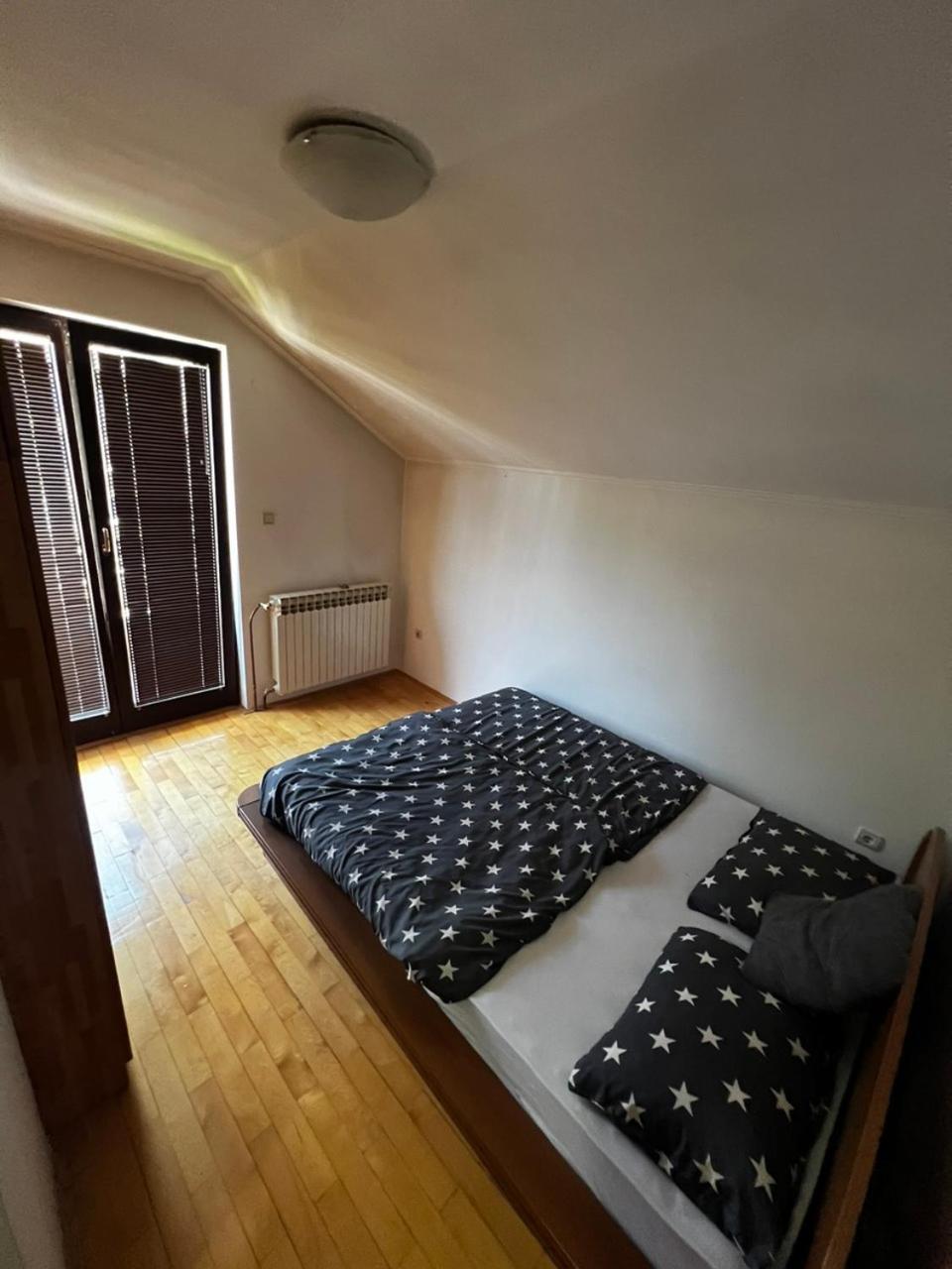 Hostel トゥズラ エクステリア 写真